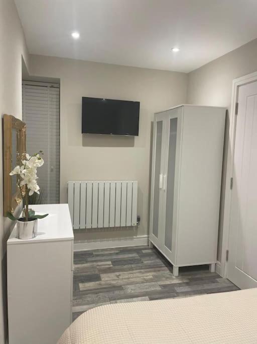برودستيرز Rivendell Modern 2 Bedroom Apartment In St Peters Village Sleeps 6 المظهر الخارجي الصورة